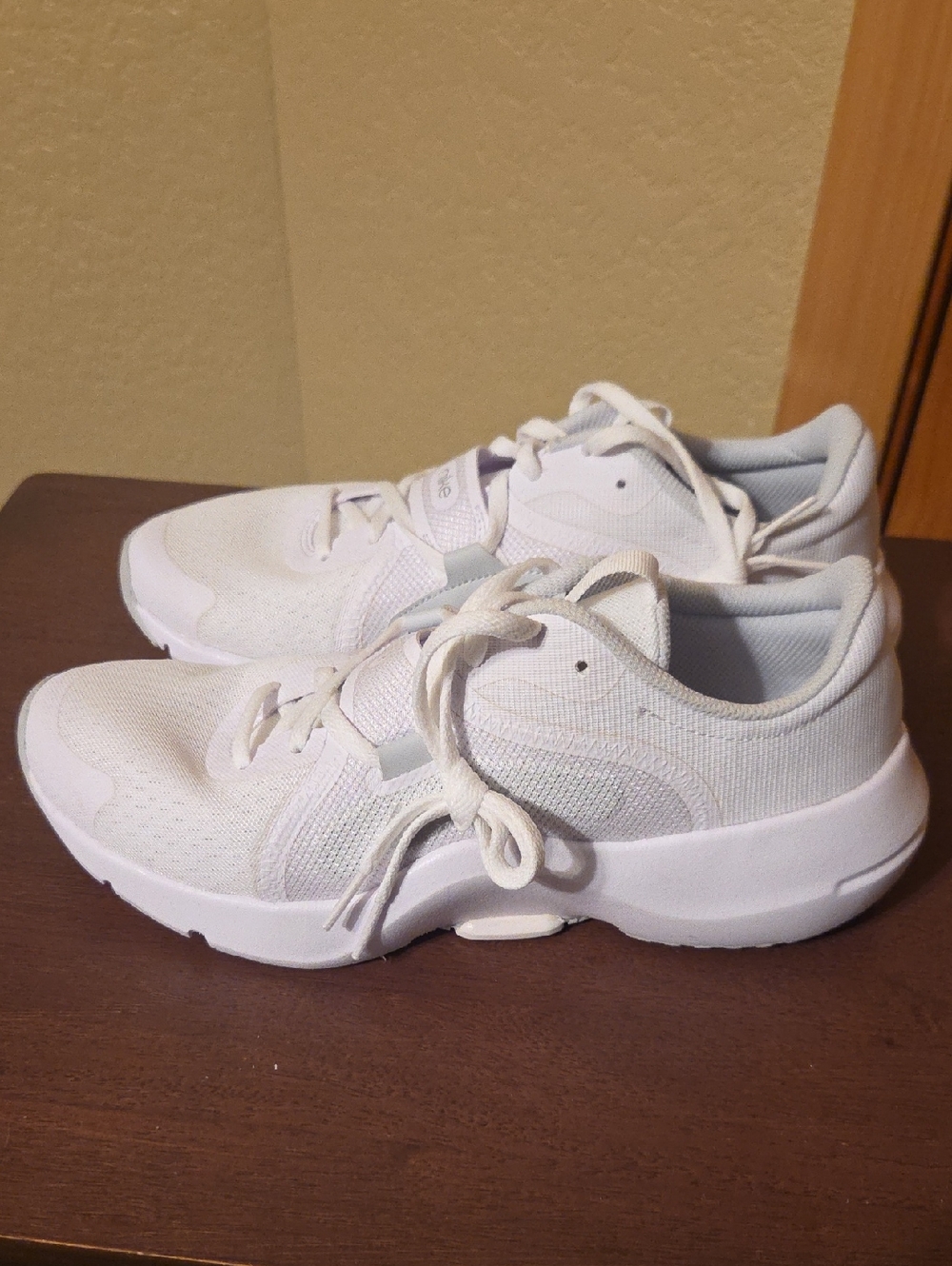 Nike Shoes - Picture 3 of 10